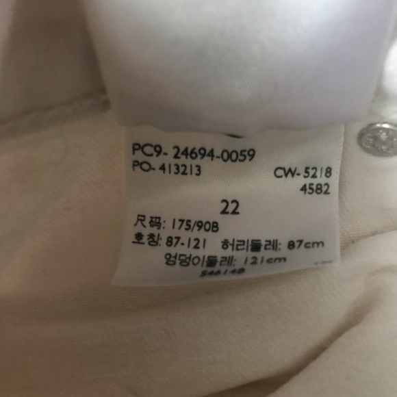 👖Levi’s Capri Shorts👖 - Picture 5 of 5